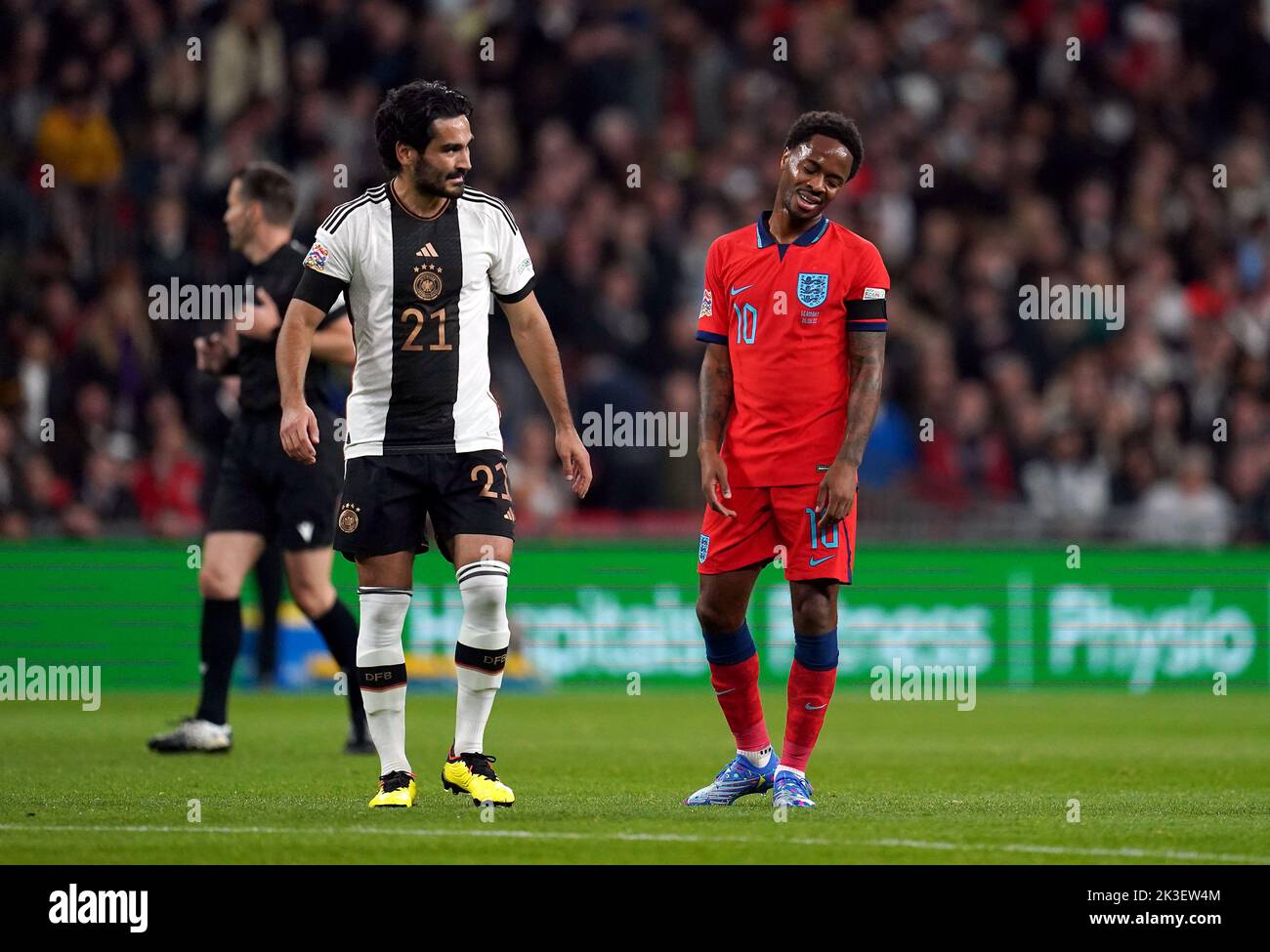 El británico Raheem Sterling reacciona durante el partido de la Liga de las Naciones de la UEFA en el estadio de Wembley, Londres. Fecha de la foto: Lunes 26 de septiembre de 2022. Foto de stock