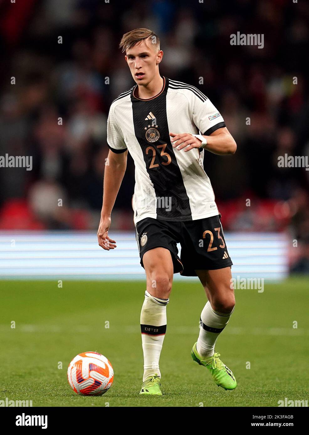 El alemán Nico Schlotterbeck durante el partido de la Liga de las Naciones de la UEFA en el estadio de Wembley, Londres. Fecha de la foto: Lunes 26 de septiembre de 2022. Foto de stock