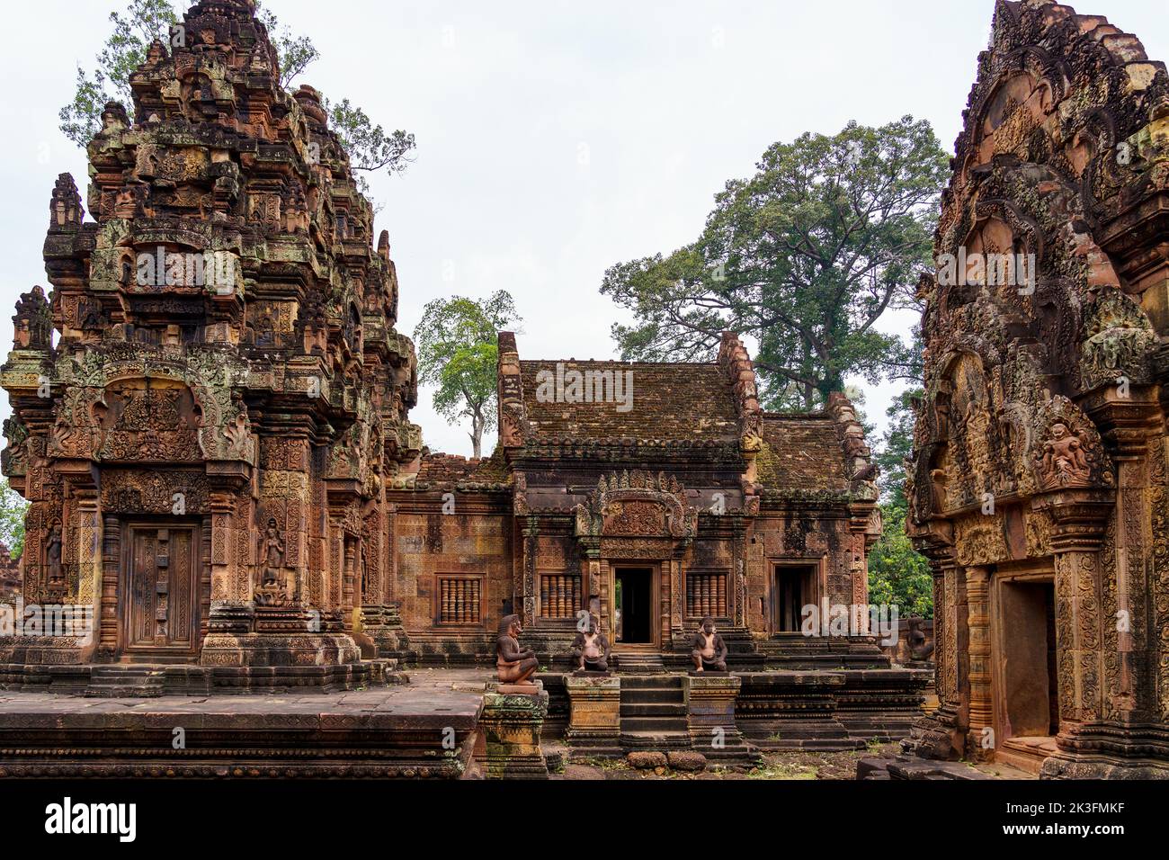 Camboya. Provincia de Siem Reap. El parque arqueológico de Angkor. Banteay Srei. Templo hindú del siglo 10th dedicado a Shiva Foto de stock