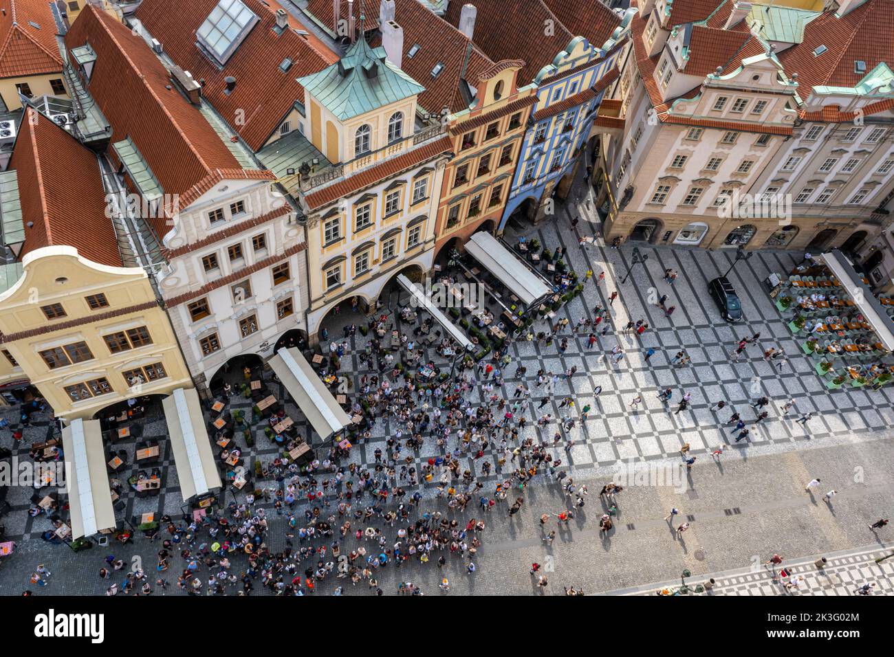 Praga, República Checa - 5 de septiembre de 2022: Plaza de la Ciudad Vieja desde el Ayuntamiento Antiguo Foto de stock