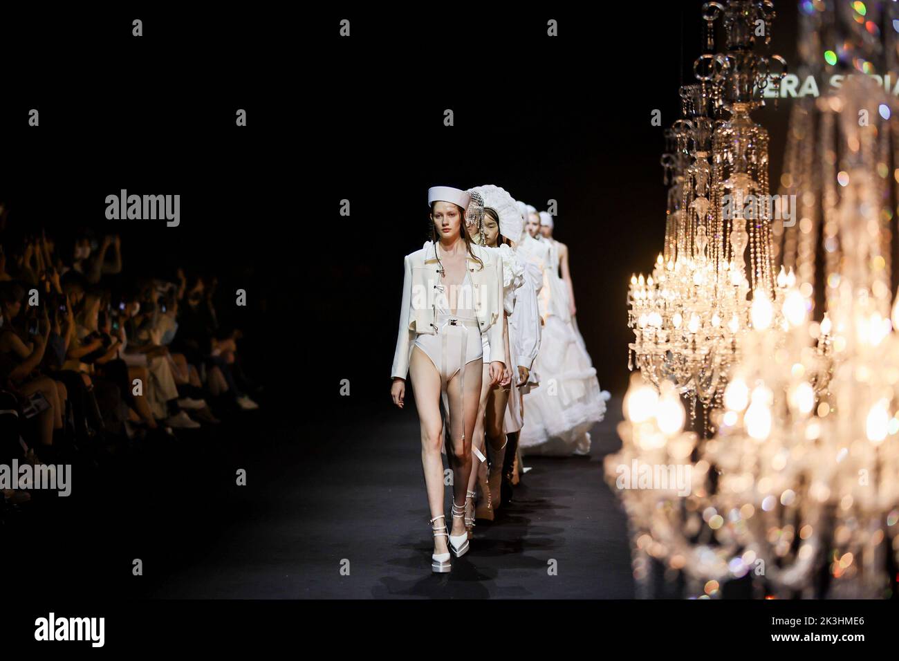 SHANGHAI, CHINA - 26 DE SEPTIEMBRE de 202 - VERA SERIASE ESPECIAL SHOW EN SS 2023 Shanghai Fashion Week en Shanghai, China, 26 de septiembre de 2022. Foto de stock