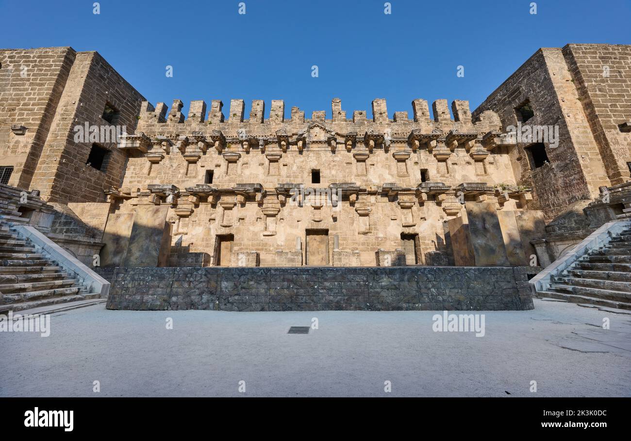 El antiguo teatro romano de Aspendos, la ciudad antigua de Aspendos, Antalya, Turquía Foto de stock