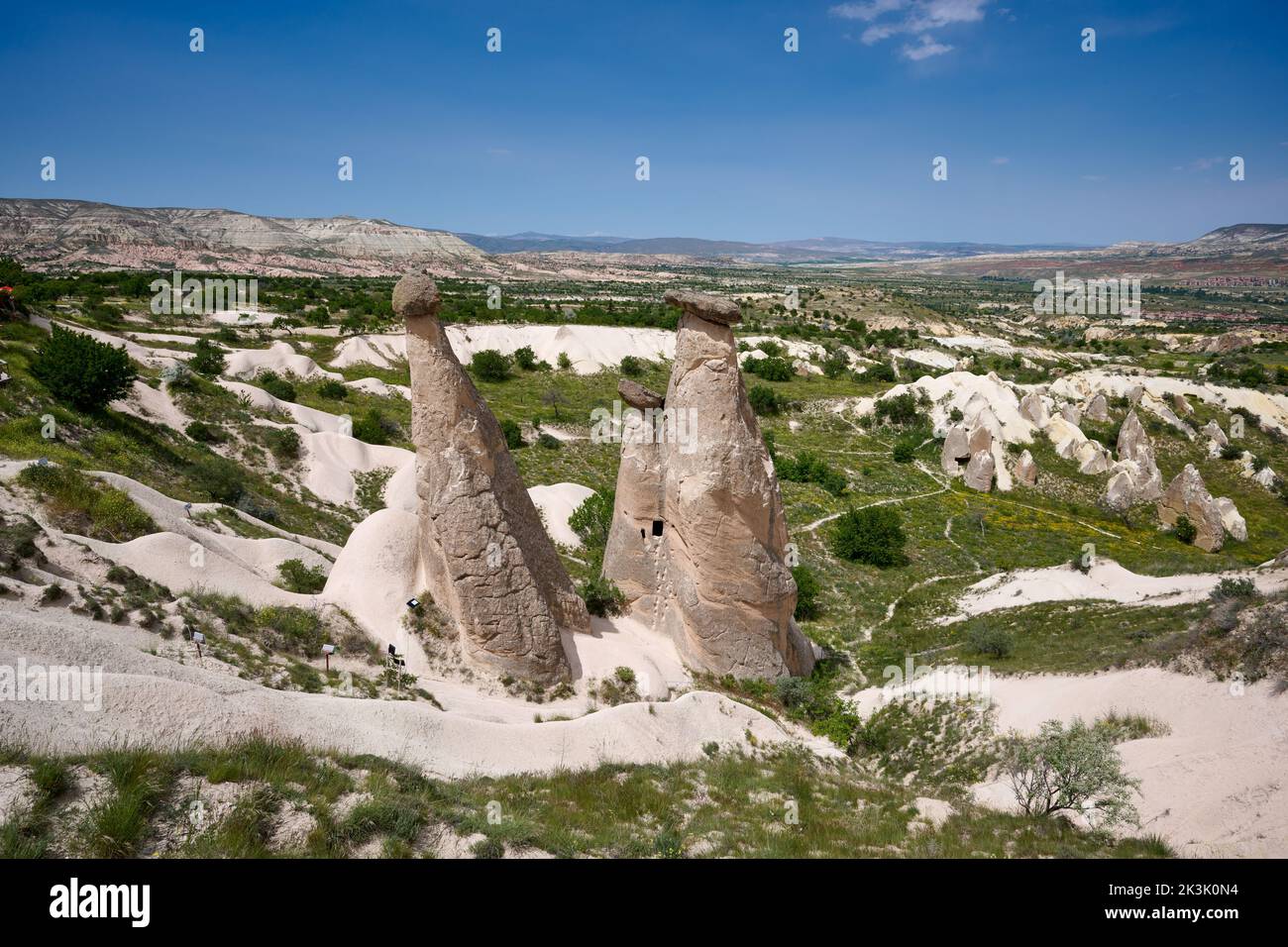 Erosión Formación de las tres bellezas, Üç Güzeller, Capadocia, Anatolia, Turquía Foto de stock