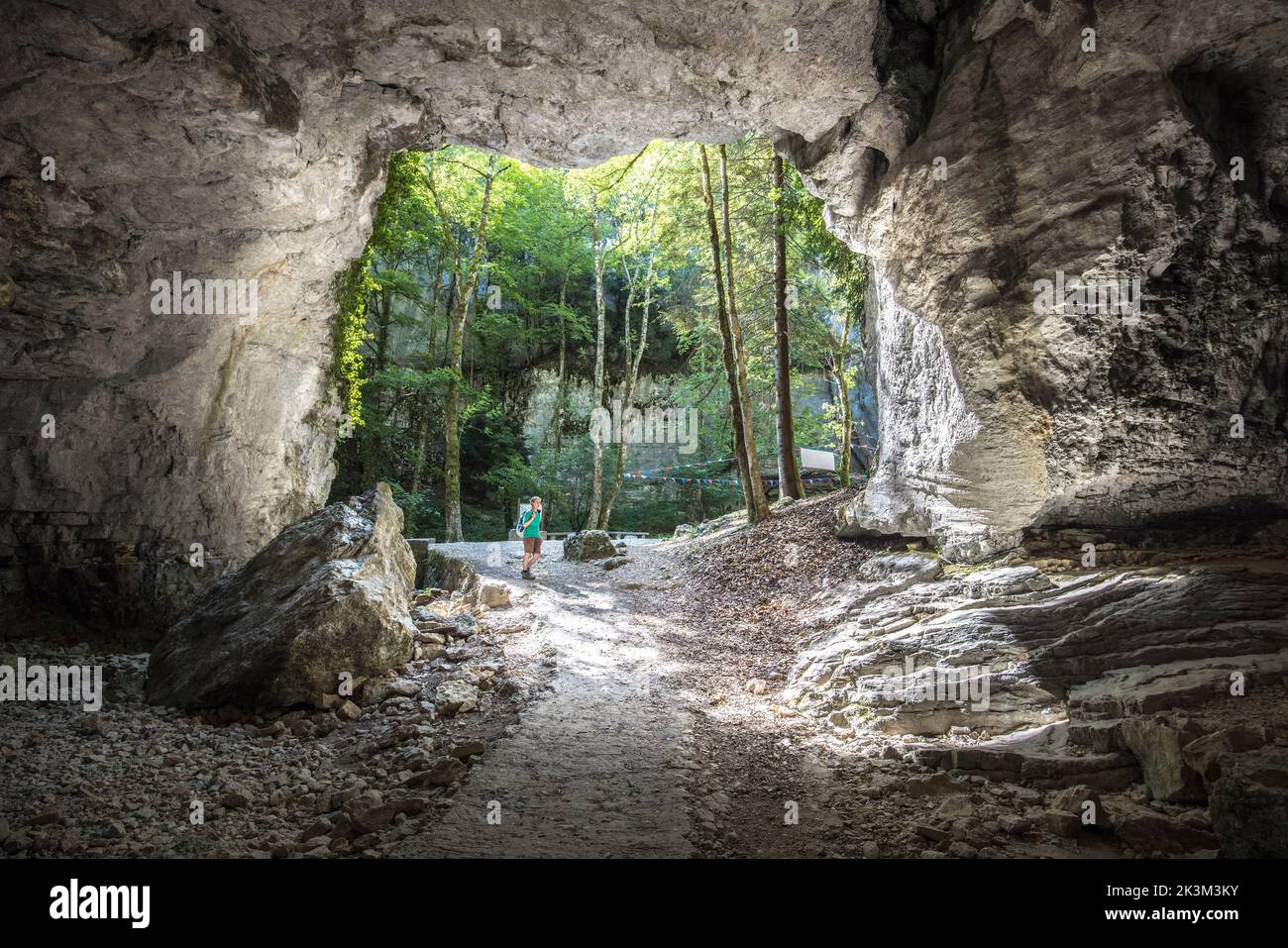 Entrada, Grottes de Saint-Christophe, Saint-Christophe la Grotte, Saboya, Francia Foto de stock