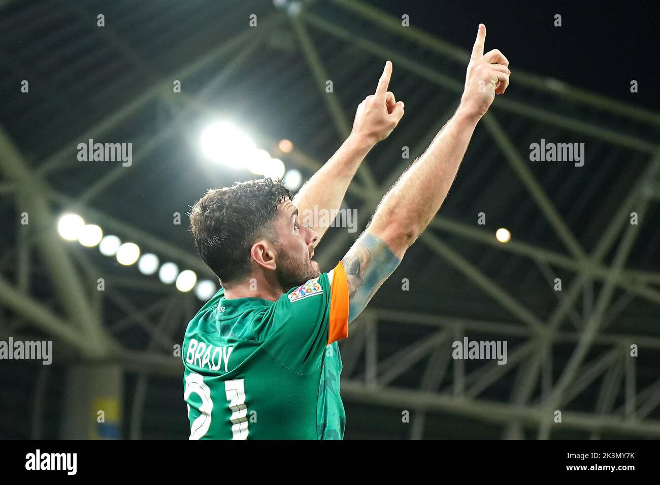 El británico Robbie Brady de la República de Irlanda celebra el tercer gol de su equipo desde el punto de penalti durante el partido de la Liga de las Naciones de la UEFA en el estadio Aviva en Dublín, Irlanda. Fecha de la foto: Martes 27 de septiembre de 2022. Foto de stock