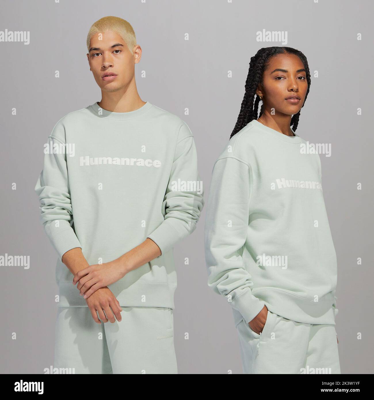 Justo antes de la temporada de otoño, adidas Originals y Pharrell a lanzar una amplia gama de nuevos colores de colección Humanrace Premium Basics, neutral en cuanto a género.