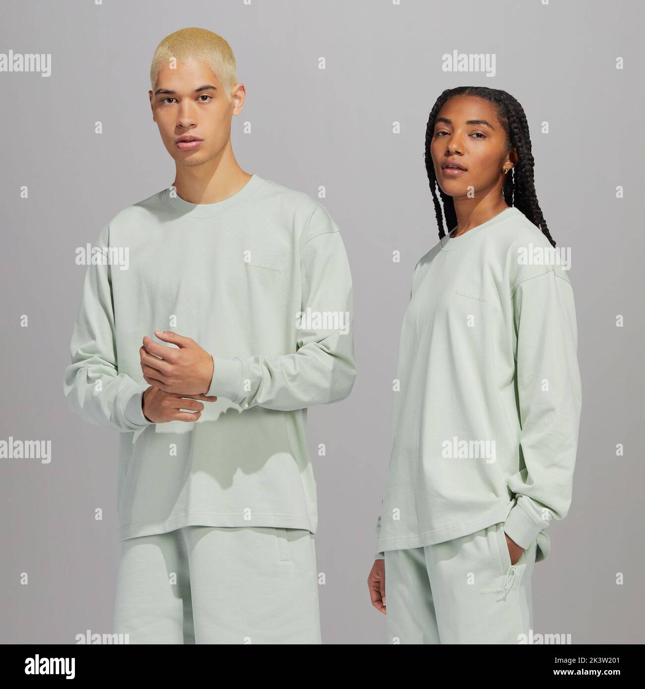 Justo antes de la temporada de otoño, adidas Originals y Pharrell a lanzar una amplia gama de nuevos colores de colección Humanrace Premium Basics, neutral en cuanto a género.