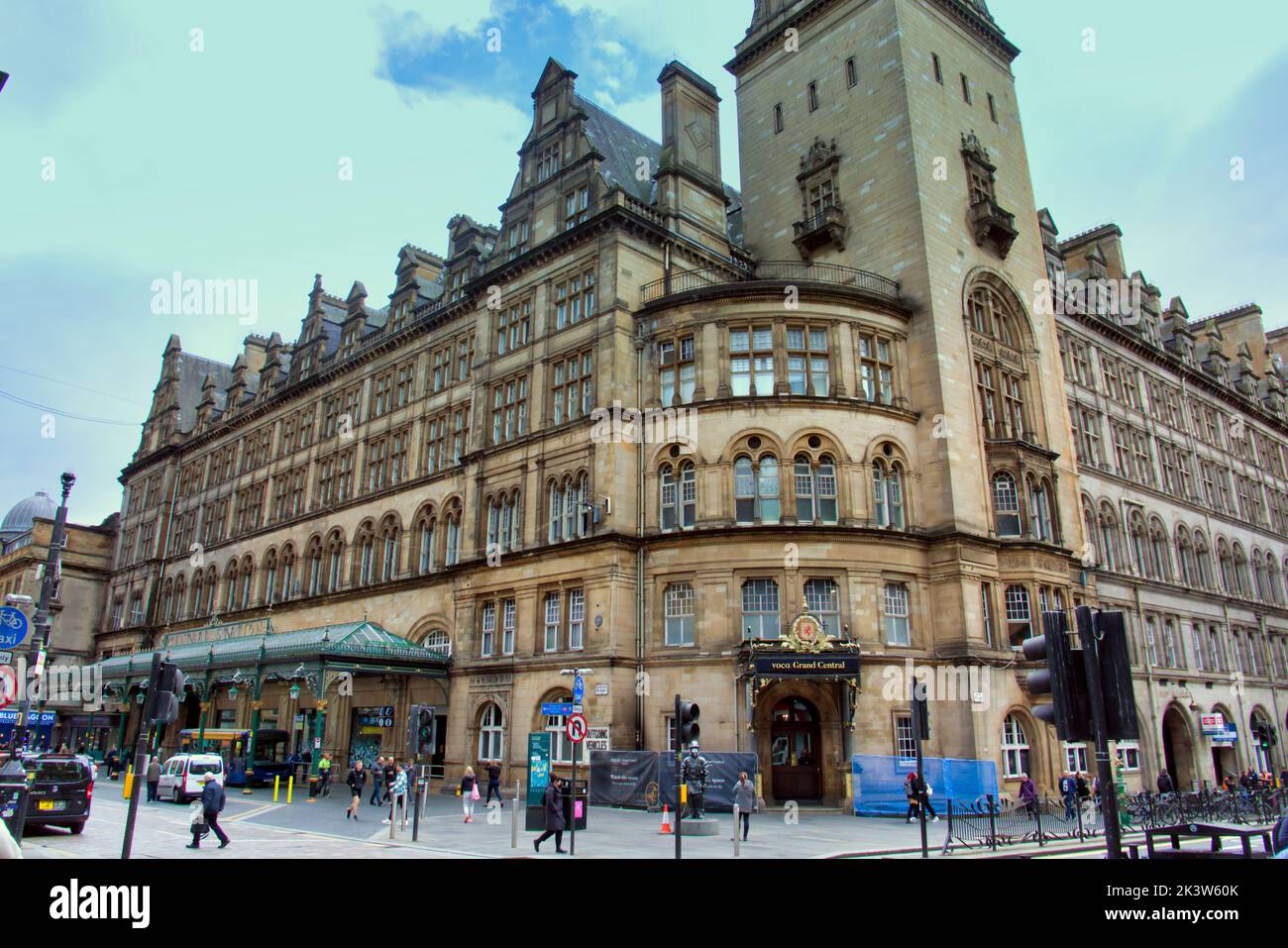 gran hotel voco central y frente a la estación central de trenes de Glasgow, Escocia, Reino Unido Foto de stock