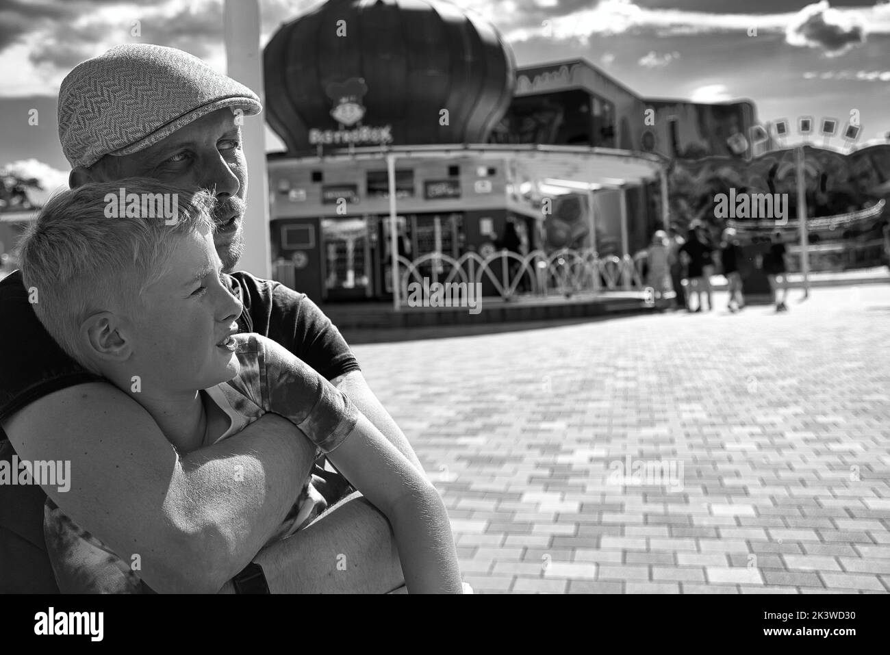 Vater und Sohn genießen die Familienzeit en Viena. Foto de stock