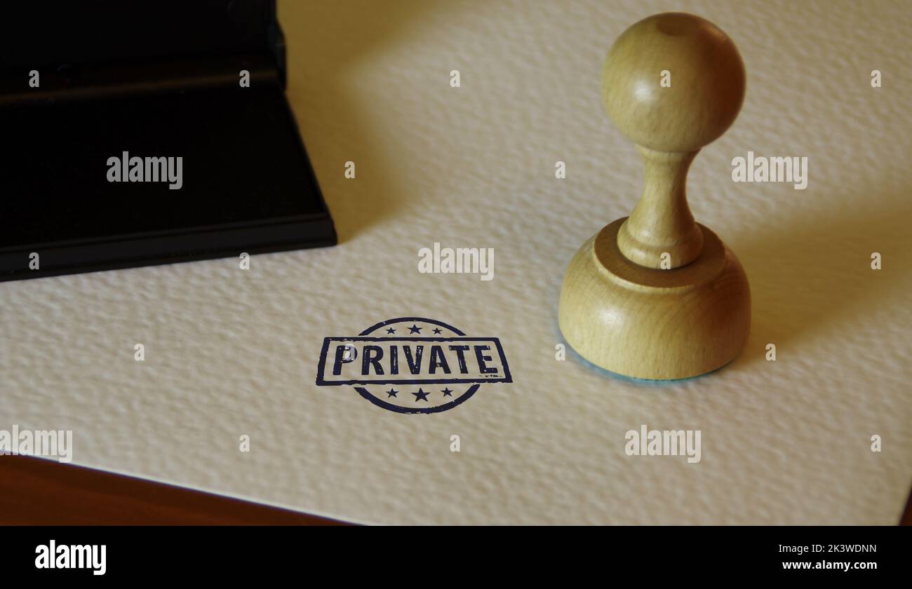 Sello privado y sello de mano. Concepto de privacidad, secreto y confidencial. Foto de stock