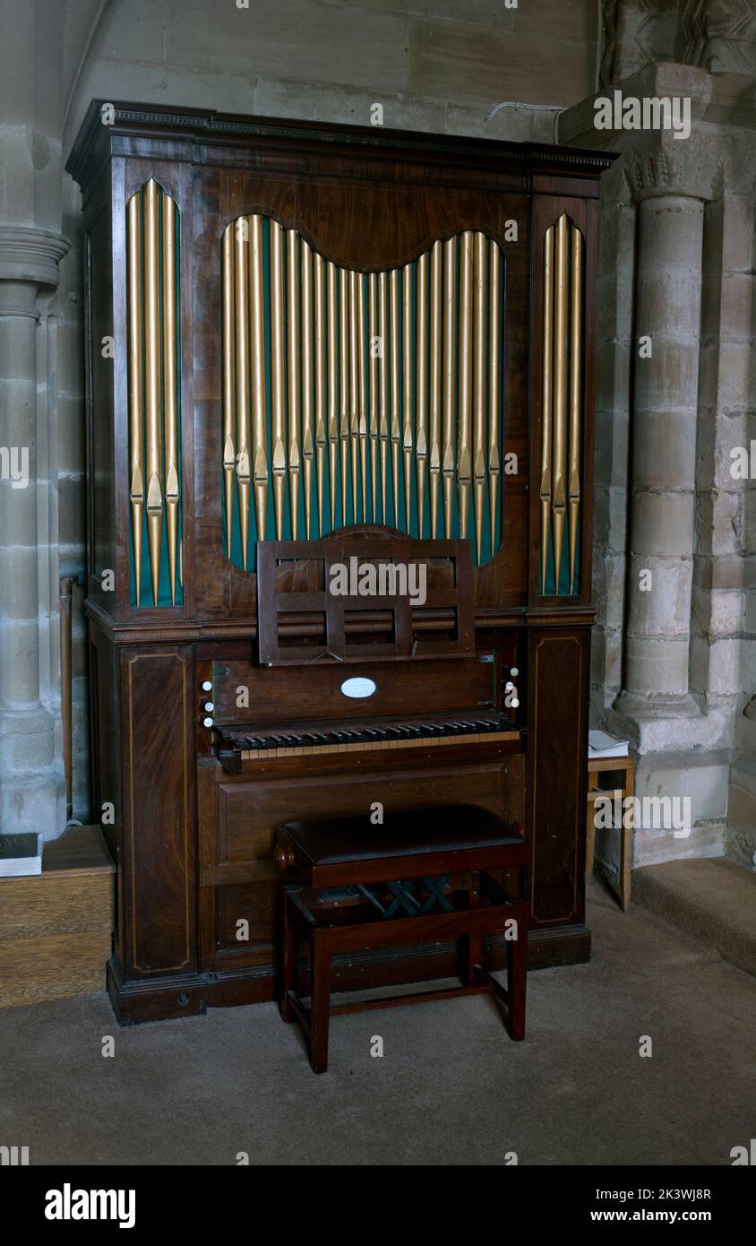 El órgano, Iglesia de San Nicolás, Beaudesert, Henley-in-Arden, Warwickshire, Inglaterra, Reino Unido Foto de stock