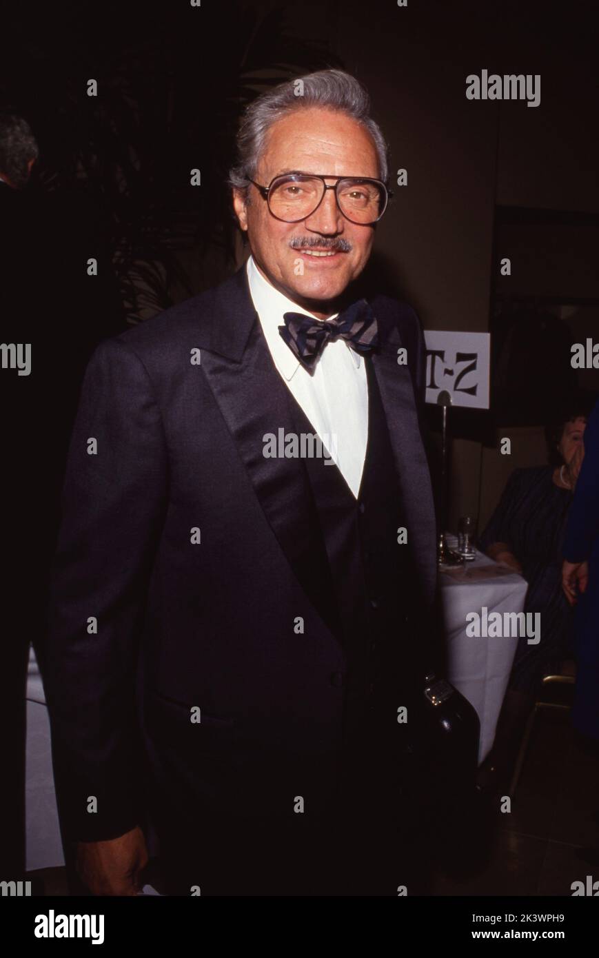 Hal Linden asiste a la Cena de Gala Invitacional de Celebrity Sports de Mission Hills el 30 de noviembre de 1991 en Rancho Mirage en Los Angeles, California. Crédito: Ralph Domínguez/MediaPunch Foto de stock