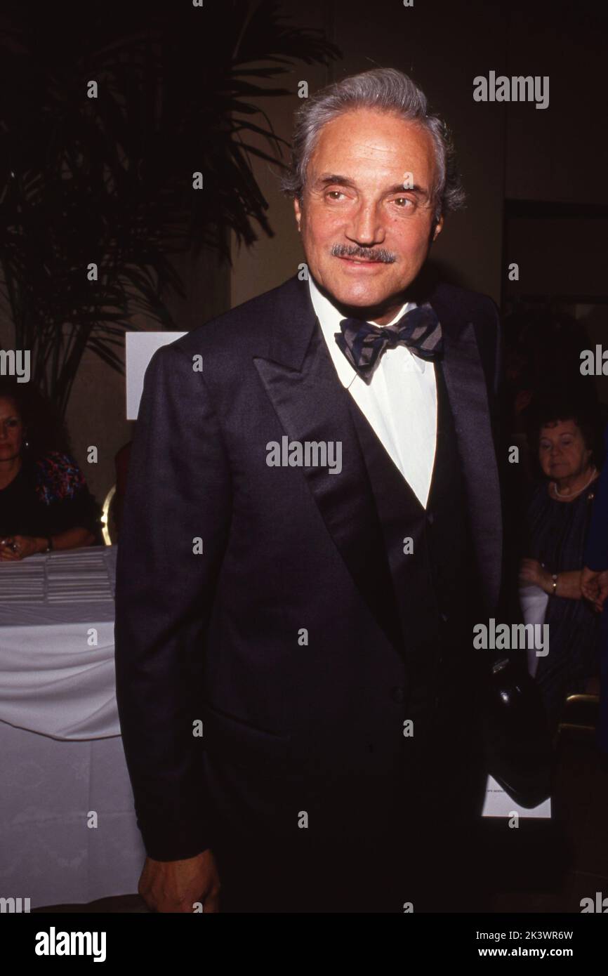 Hal Linden asiste a la Cena de Gala Invitacional de Celebrity Sports de Mission Hills el 30 de noviembre de 1991 en Rancho Mirage en Los Angeles, California. Crédito: Ralph Domínguez/MediaPunch Foto de stock