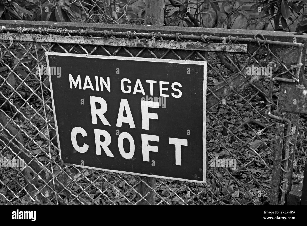 Main Gates, RAF Croft, Warrington, Cheshire, Inglaterra, REINO UNIDO Foto de stock