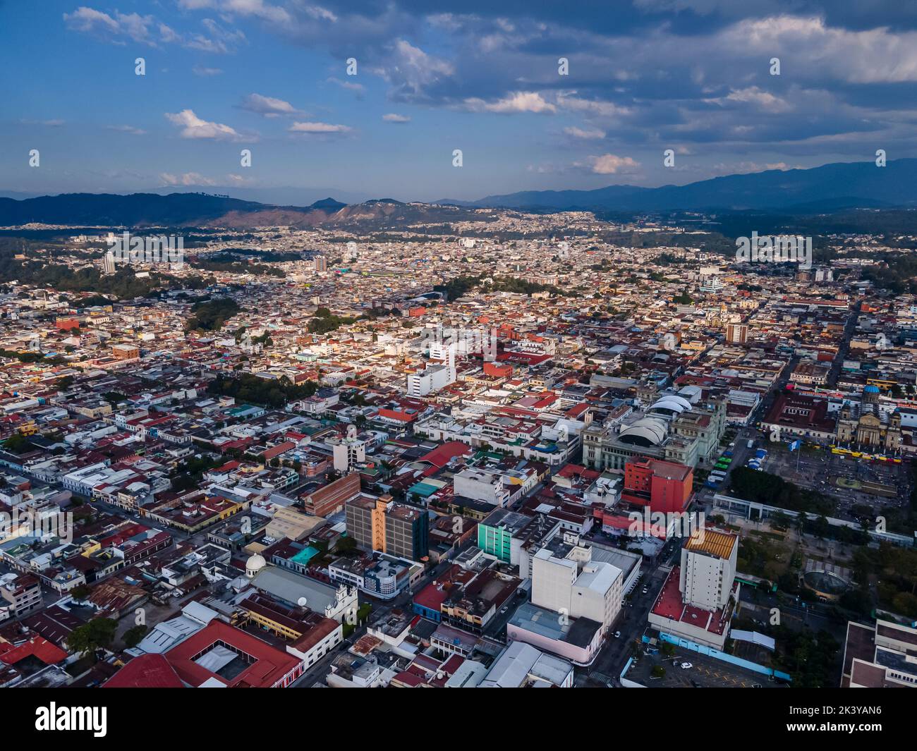 Hermosa vista aérea de la Ciudad de Guatemala - Catedral Metropolitana de Santiago de Guatemala, la Plaza de la Constitución en Guatemala Foto de stock