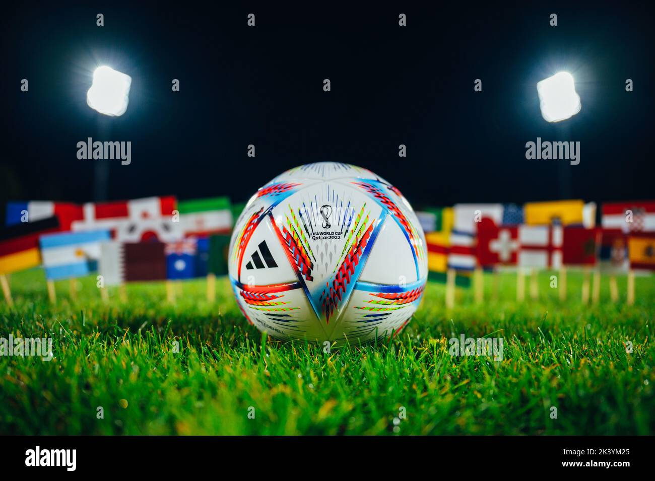 nueva delhi, india - 01 de julio de 2022 - el fútbol adidas oficial durante  la liga de campeonato, fútbol adidas en el medio del campo 14316526 Foto de  stock en Vecteezy