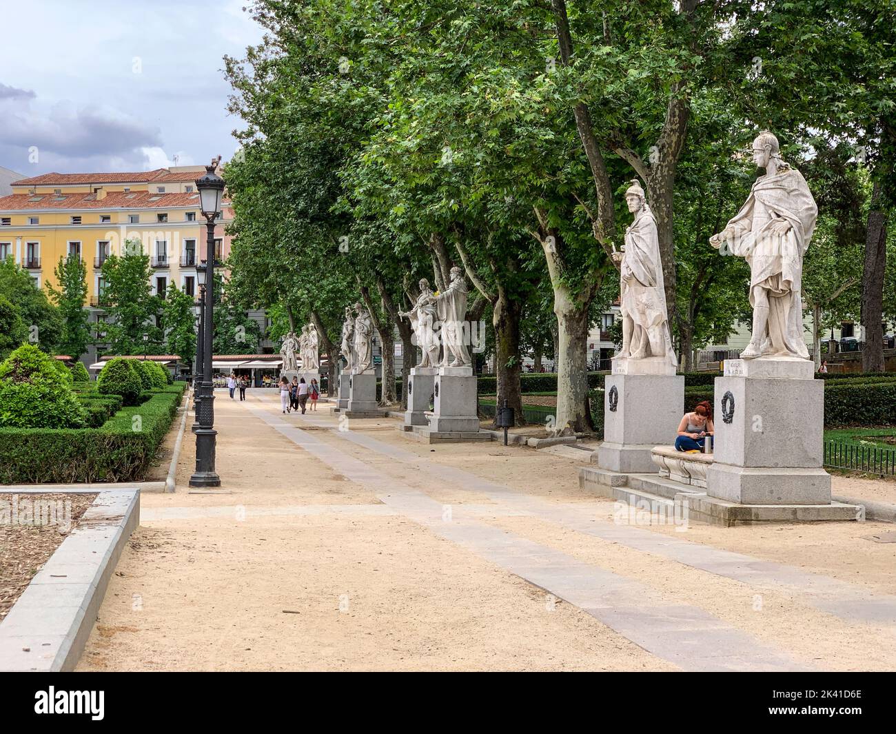 España, Madrid. Estatuas de Reyes de Castilla, Plaza de Oriente. Foto de stock