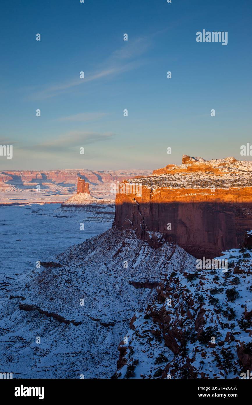 Vista invernal de Green River Basin, Candlestick Tower y Green River