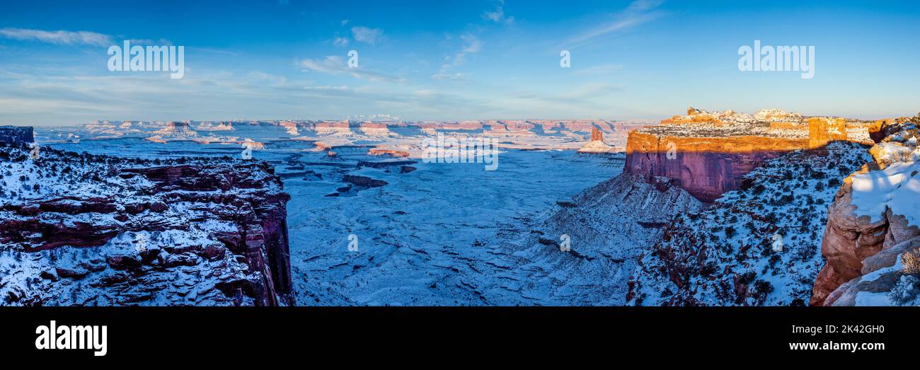 Vista invernal de Green River Basin, Candlestick Tower y Green River