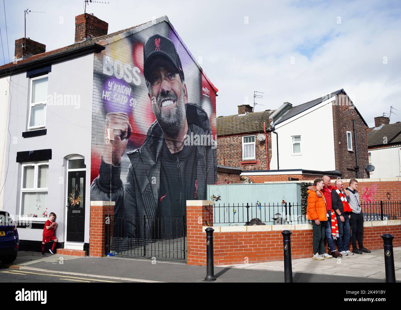 Una vista del mural de homenaje del entrenador de Liverpool Jurgen Klopp por BOSS Night y MurWalls en Randolph Street cerca del estadio antes del partido de la Premier League en Anfield, Liverpool. Fecha de la foto: Sábado 1 de octubre de 2022. Foto de stock