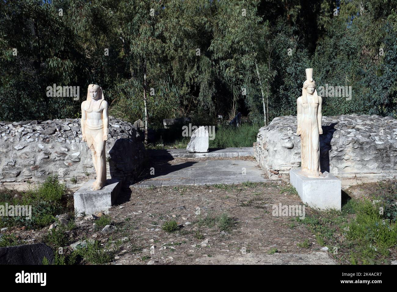 Santuario de los dioses egipcios grecia fotografías e imágenes de alta