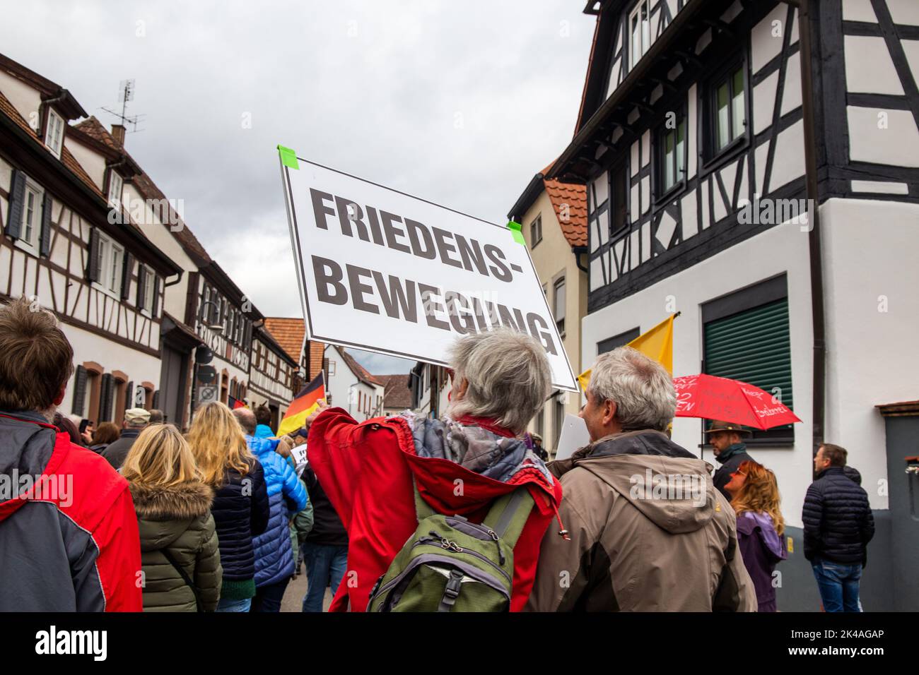 Demo en Herxheim bei Landau (Pfalz): Unter dem lema Herxheim steht auf, gemeinsamer Aufzug von Handwerk, Landwirtschaft und Mittelstand, wurden unter Foto de stock