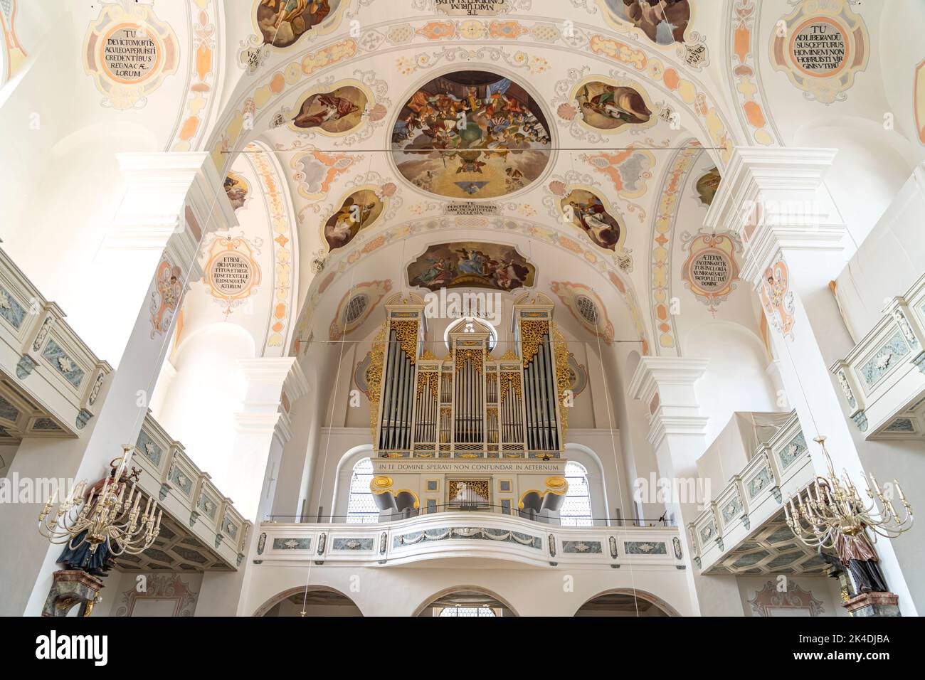 Orgel der Basilika San Pedro en Dillingen an der Donau, Bayern, Deutschland | Basílica de San Sts. Órgano de la iglesia de Pedro y Pablo, Dillingen an der Donau, B. Foto de stock