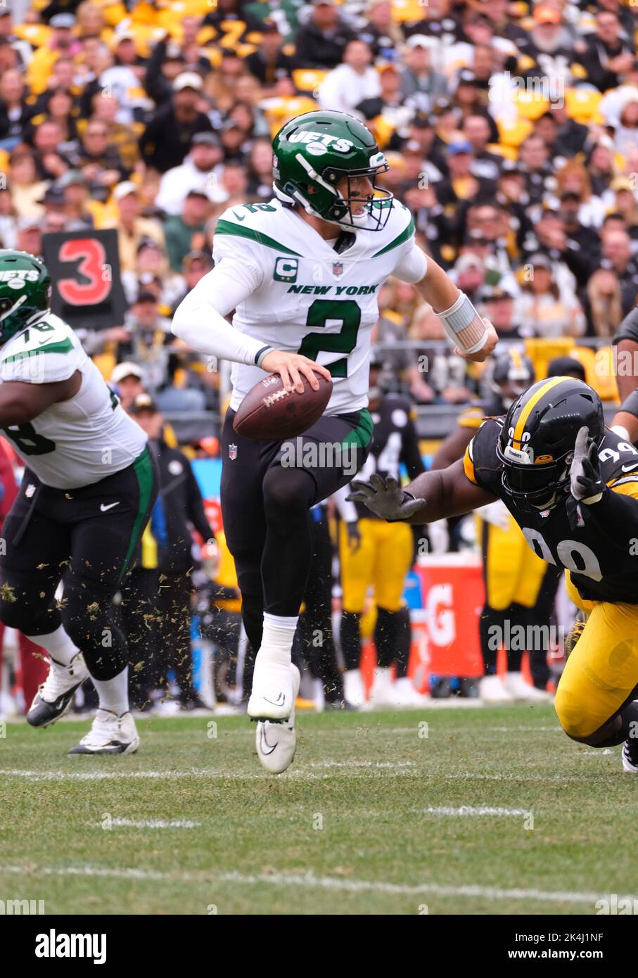 OCT 2nd, 2022: Terrell Edmunds #34 during the Pittsburgh Steelers vs New  York Jets game in Pittsburgh, PA at Acrisure Stadium. Jason Pohuski/CSM  (Credit Image: © Jason Pohuski/CSM via ZUMA Press Wire) (