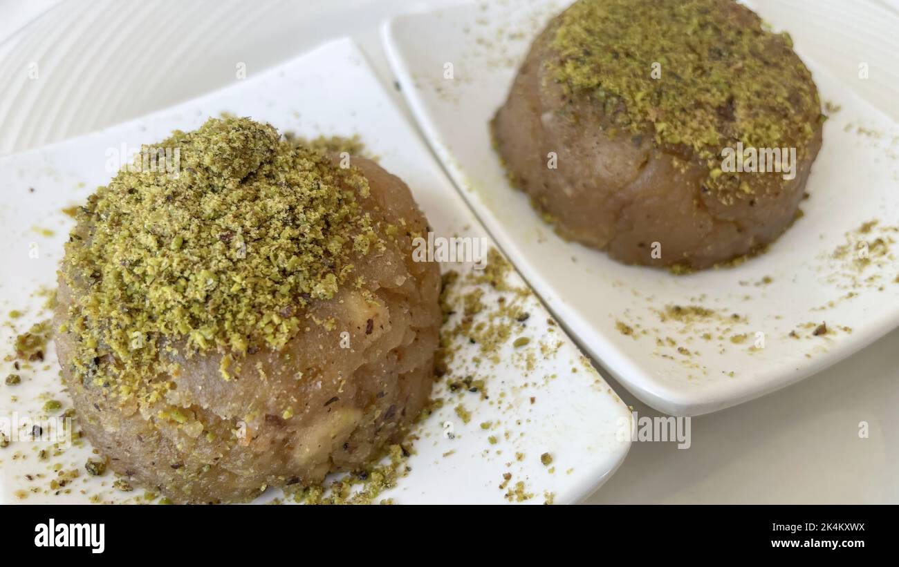 Un primer plano de delicioso postre turco halva con pistacho Fotografía de  stock - Alamy