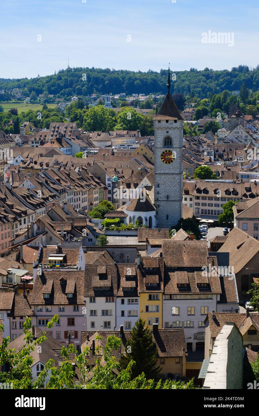 Vista desde la Fortaleza de Munot hasta la Ciudad con la Iglesia Parroquial de San Johann, Schaffhausen, Cantón Schaffhausen, Suiza, Europa Foto de stock