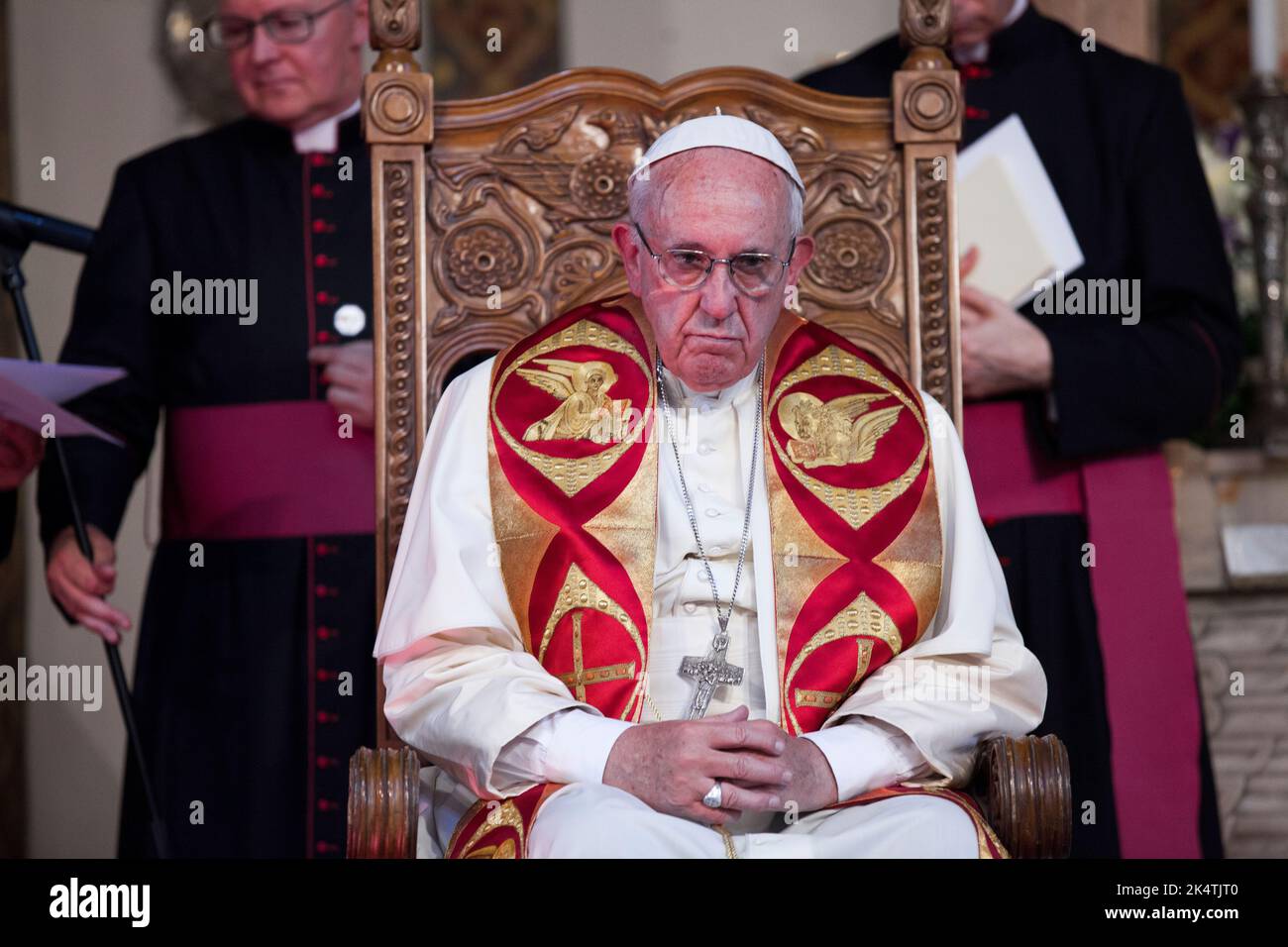 El Papa Francisco en el centro espiritual de todos los armenios de la Santa Sede Etchmiadzin en Armenia Foto de stock
