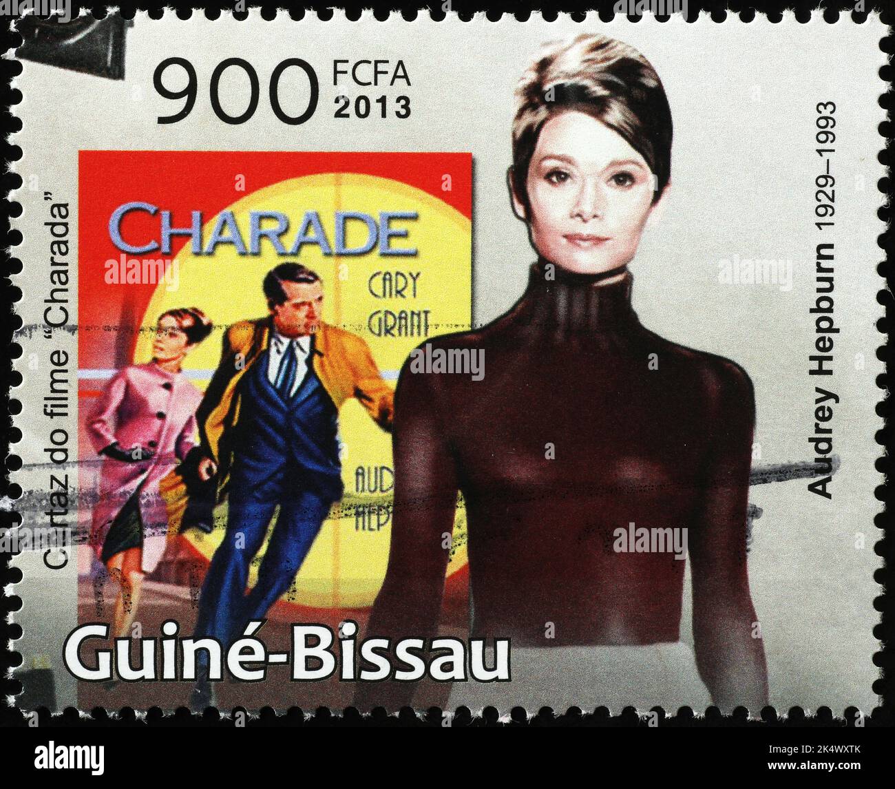 Película 'Charade' con Audrey Hepburn en sello postal Foto de stock