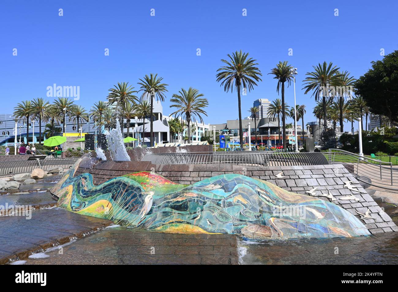 LONG BEACH, CALIFORNIA - 3 OCT 2022: Seashell Park en el Aquarium of the Pacific en Rainbow Harbor. Foto de stock