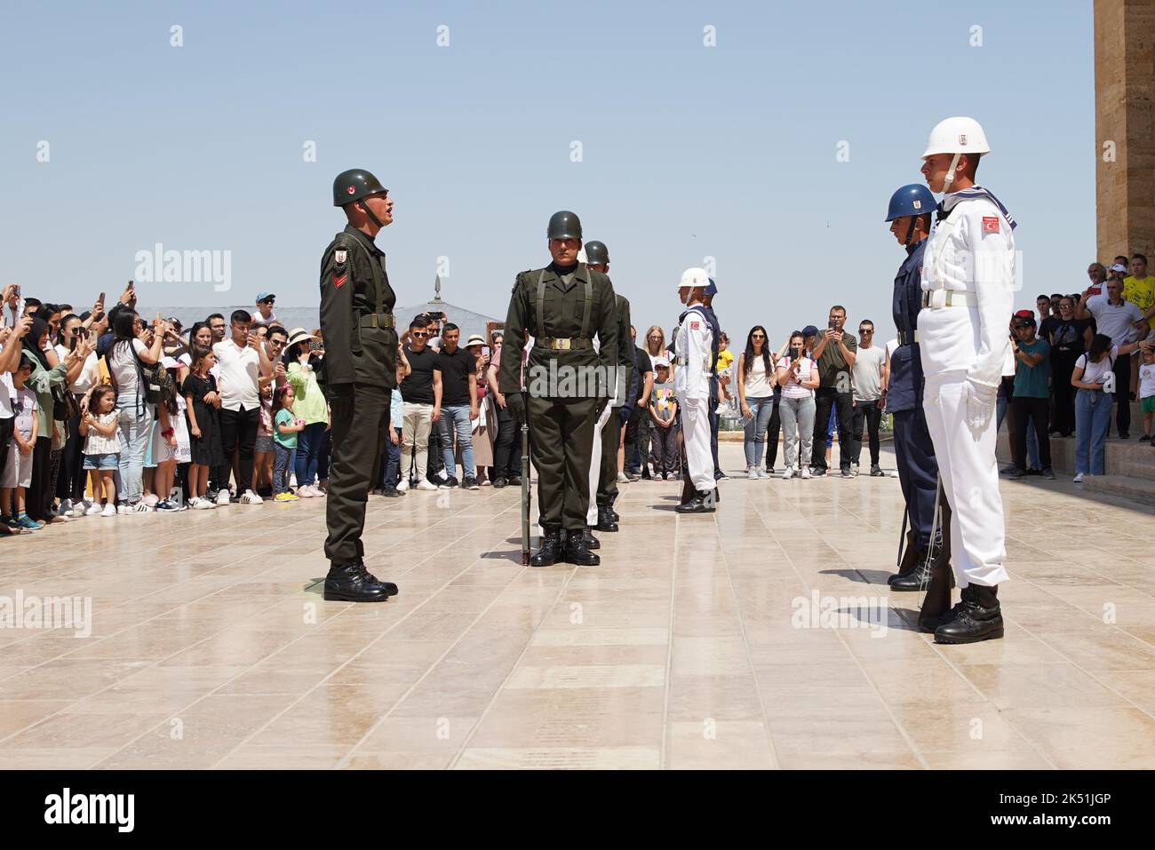 ANKARA, TURKIYE 05 DE JUNIO de 2022 Los soldados marchan para el