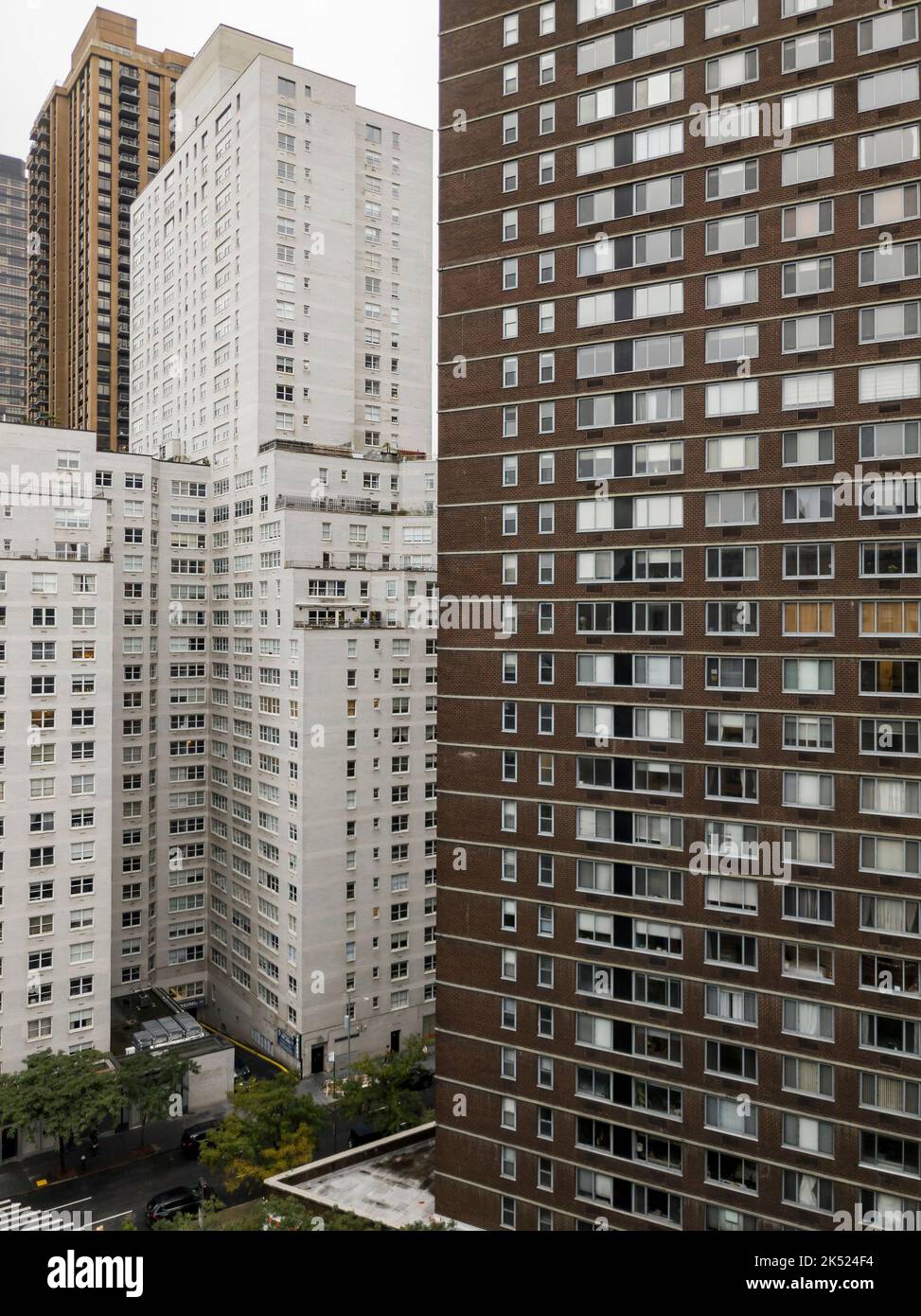 Grandes edificios de apartamentos en el barrio Upper West Side de Nueva York el sábado, 1 de octubre de 2022. (© Richard B. Levine) Foto de stock