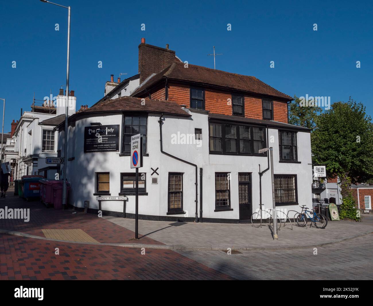 El salón/bar de música Grey Lady en el área de Pantiles de Royal Tunbridge Wells, Kent, Reino Unido. Foto de stock