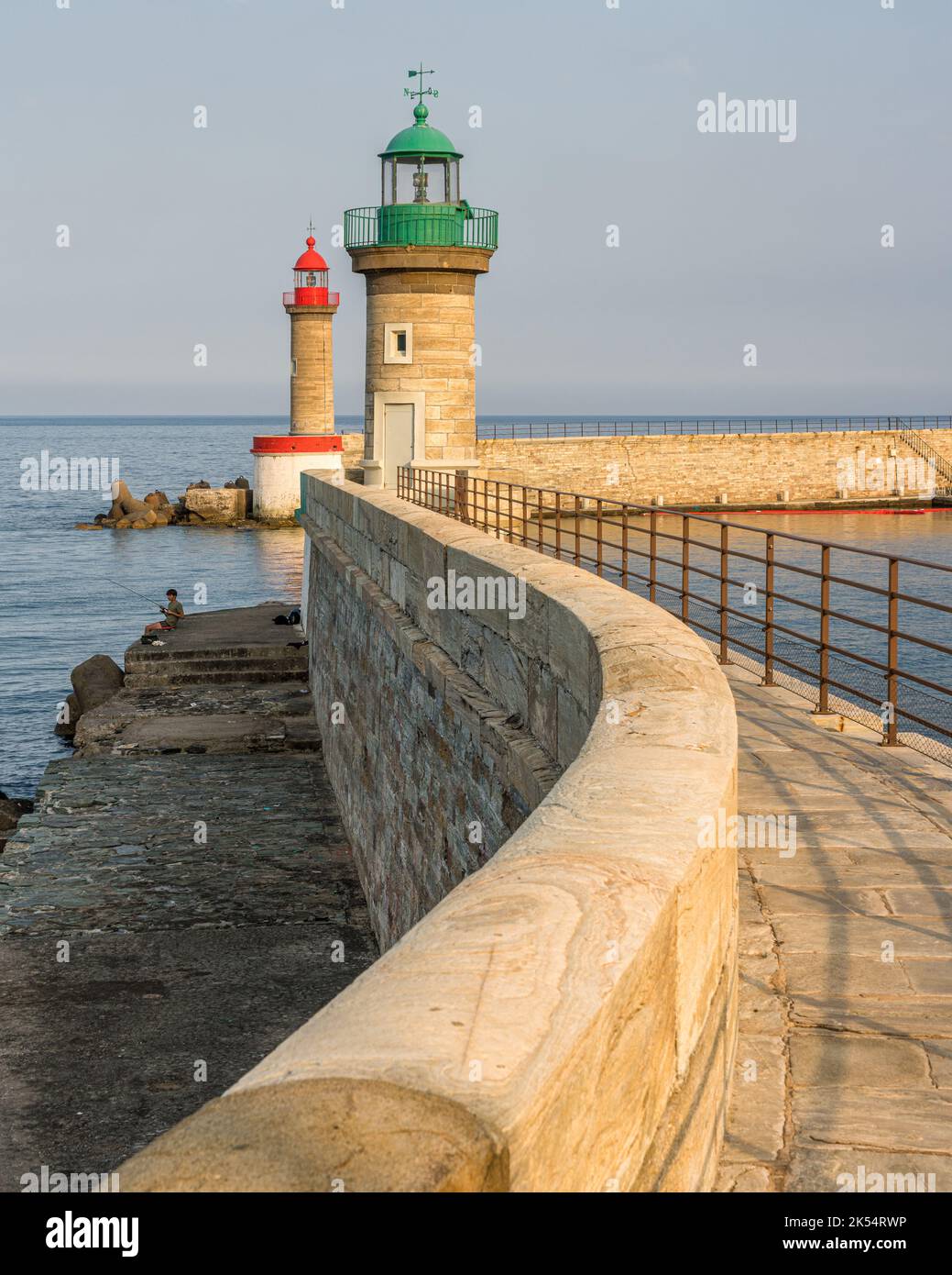 Faros en la entrada del puerto de Bastia. Corse, Francia. Foto de stock