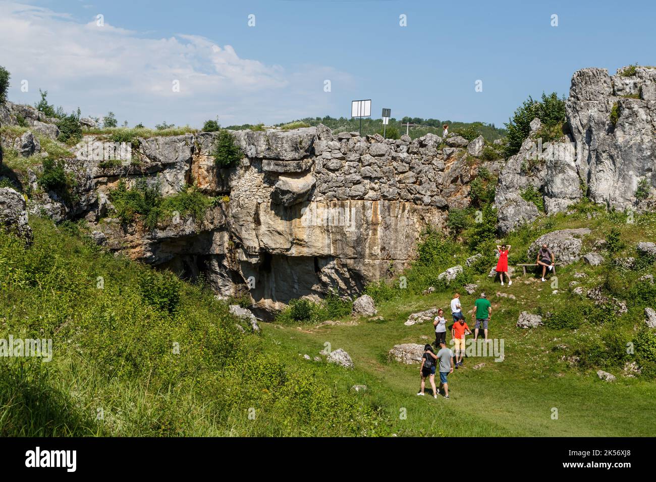 Puente de Dios ( Podul lui Dumnezeu ) - puente de roca natural formado por una cueva colapsada el 29 de junio de 2020 en Ponoarele, Mehedinti, Rumania Foto de stock