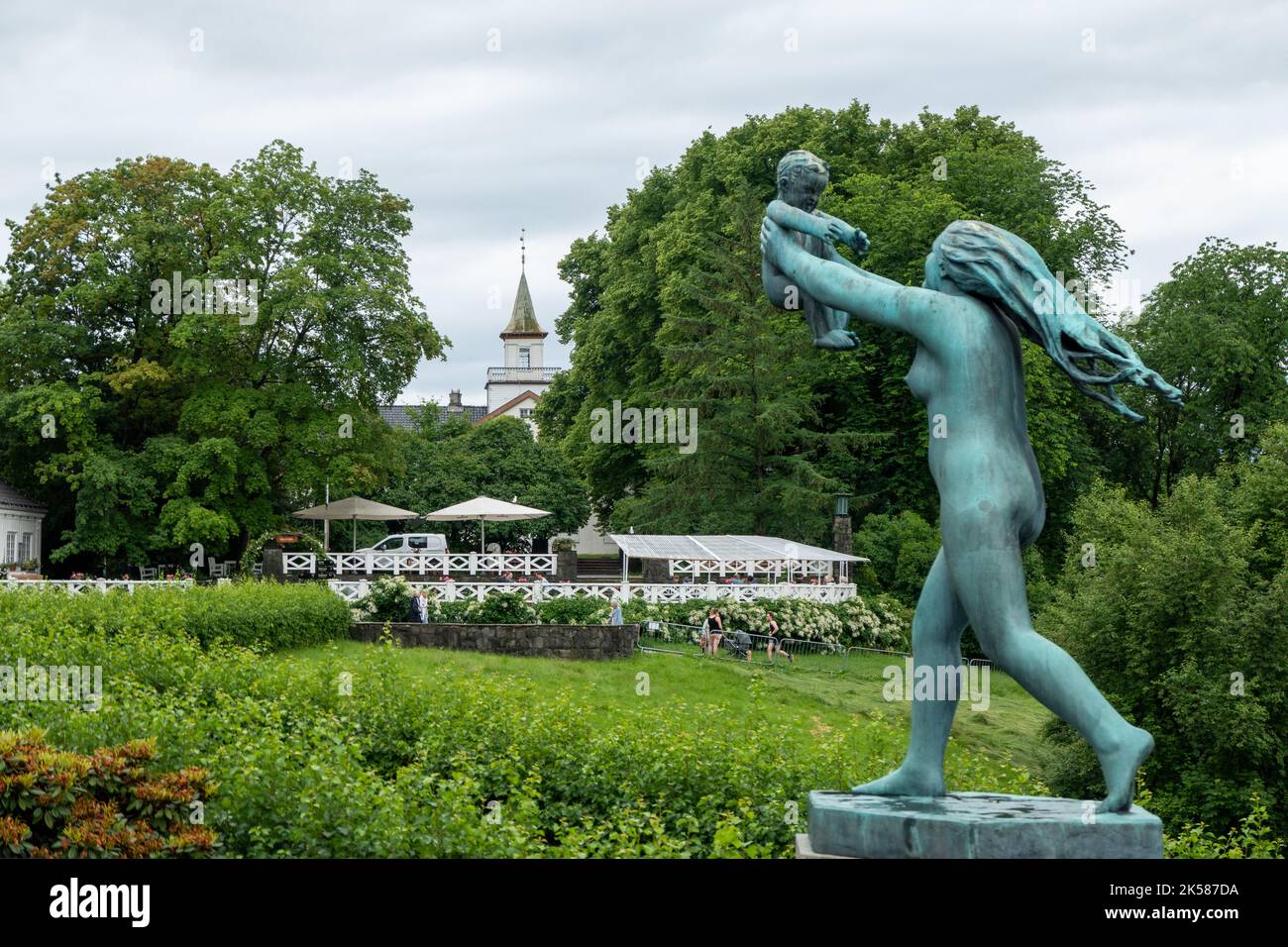 Esculturas en el parque Vigeland en Oslo, Noruega Foto de stock