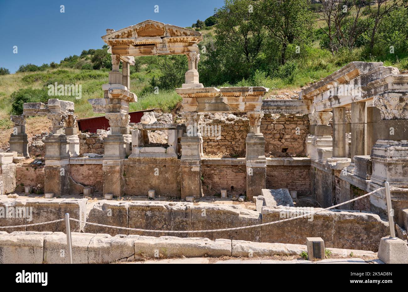 Fuente de Trajano, sitio arqueológico de Éfeso, Selcuk, Turquía Foto de stock