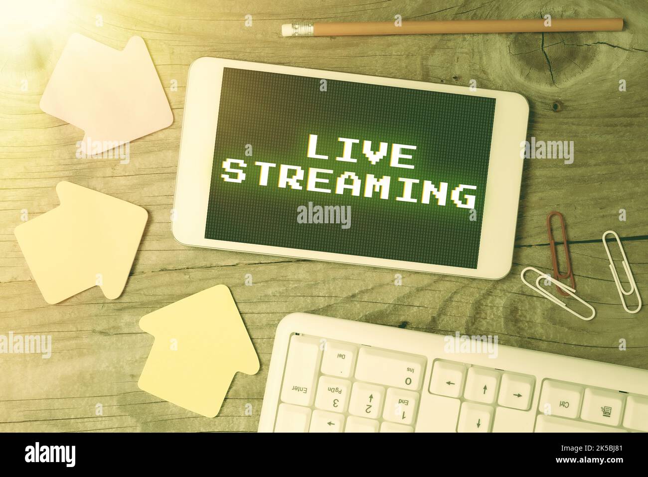 Escritura mostrando texto Live Streaming. Concepto significa mostrar