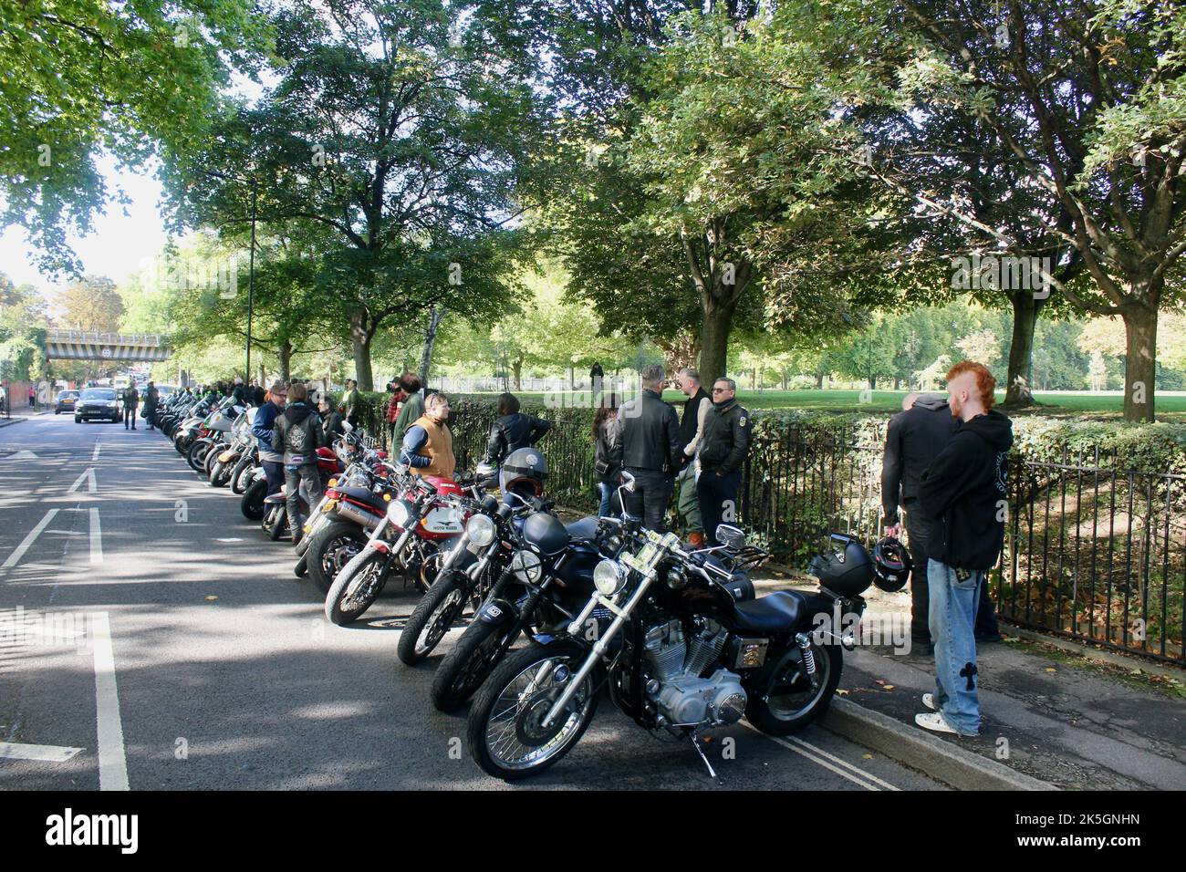 manifestación de los motociclistas contra el plan del consejo de hackney de introducir tasas de aparcamiento para motos y motos eléctricas y de gasolina sábado 8th de octubre de 2022 Foto de stock