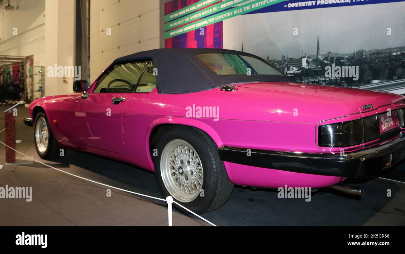 Carro de barbie fotografías e imágenes de alta resolución - Alamy