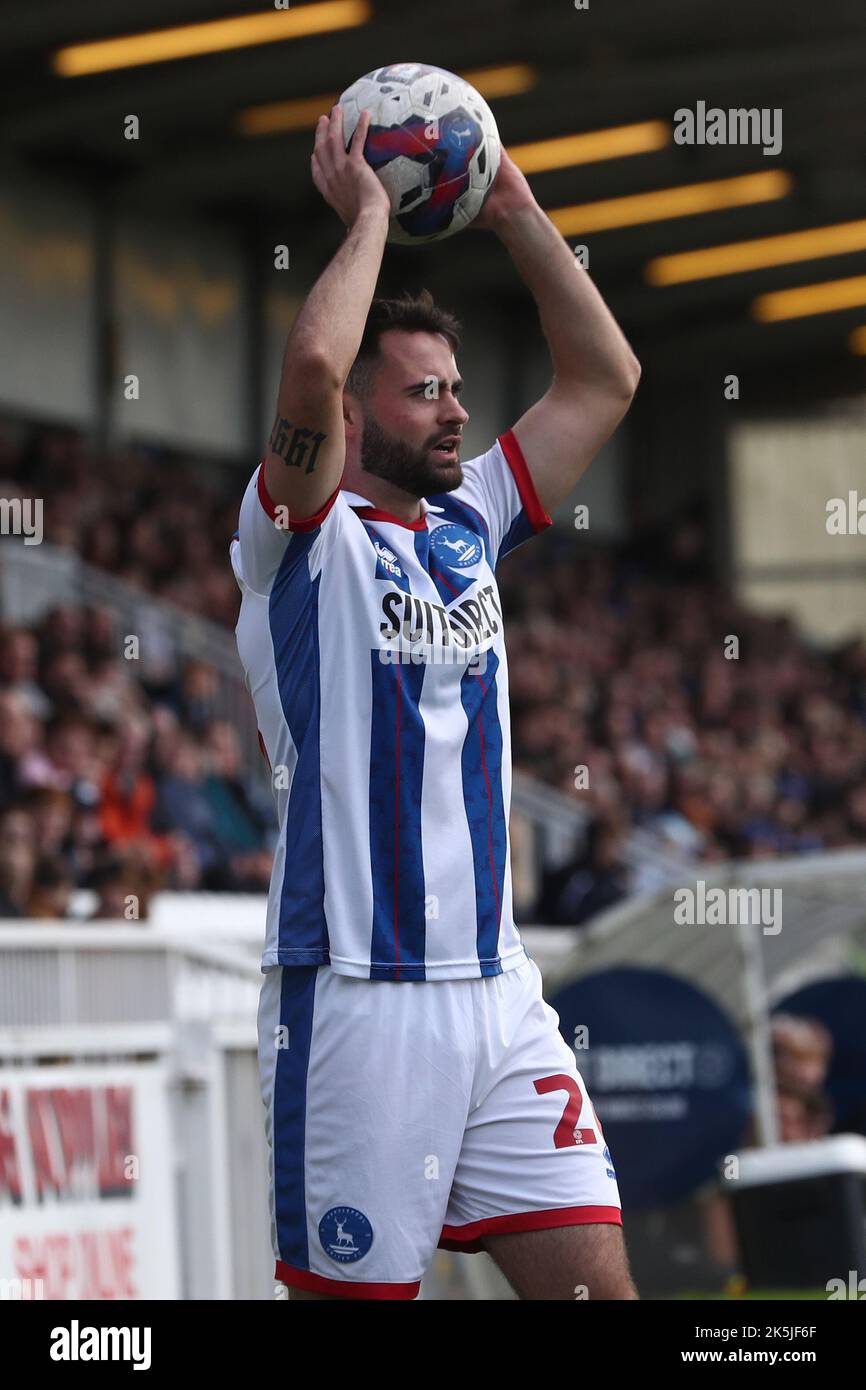 Reghan Tumilty de Hartlepool United durante el partido Sky Bet League 2 entre Hartlepool United y Carlisle United en Victoria Park, Hartlepool el sábado 8th de octubre de 2022. (Crédito: Mark Fletcher | MI News) Crédito: MI News & Sport / Alamy Live News Foto de stock