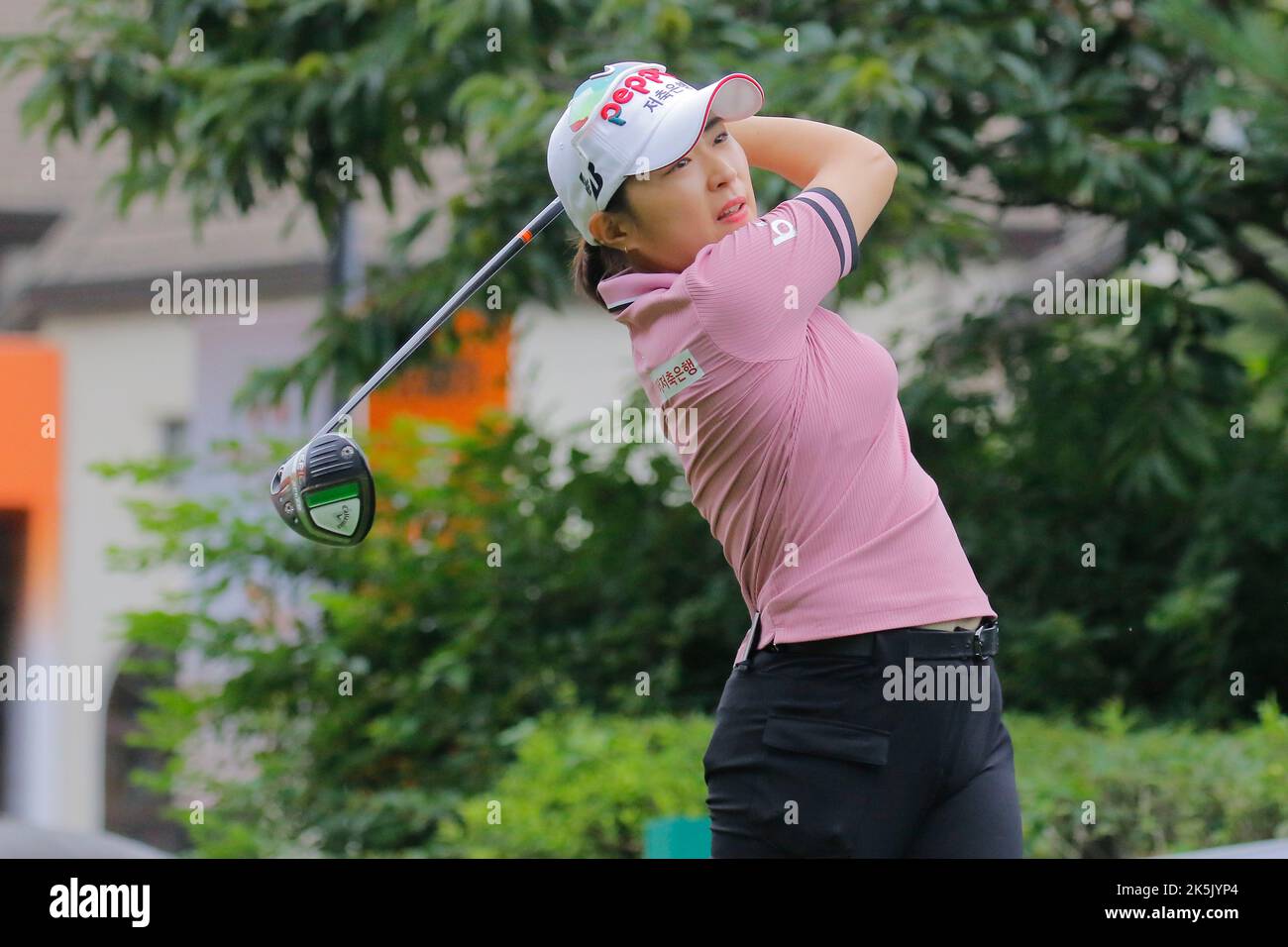 25 de agosto de 2022-Chuncheon, Corea del Sur-Yu Su Yeon acción en la 1th ª sala durante un Hanhwa Classic 2022 Ronda 1 en el Jade Palace Golf Club en Chun Cheon, Corea del Sur. Foto de stock
