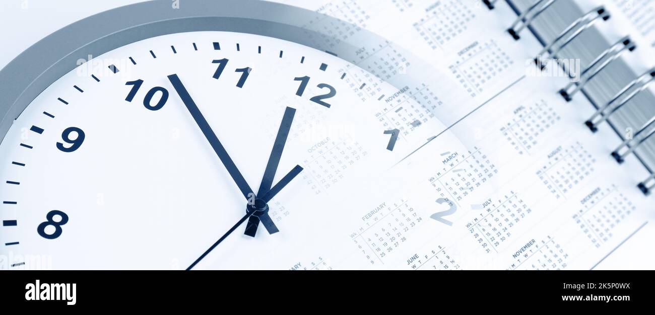 Compuesto de esfera de reloj y agenda de calendario Fotografía de stock -  Alamy