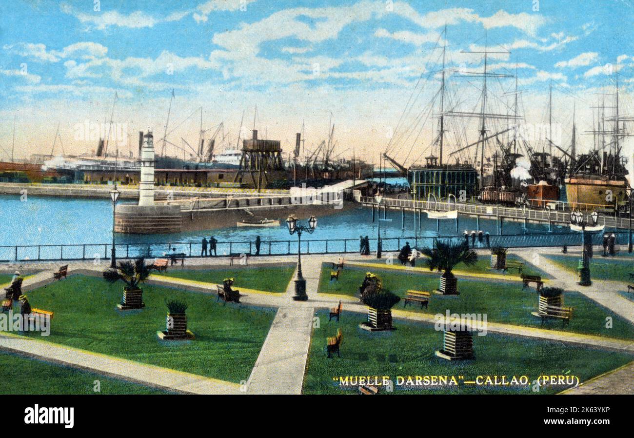 Muelle del Arsenal - Callao, Perú. Hacia 1910s Foto de stock