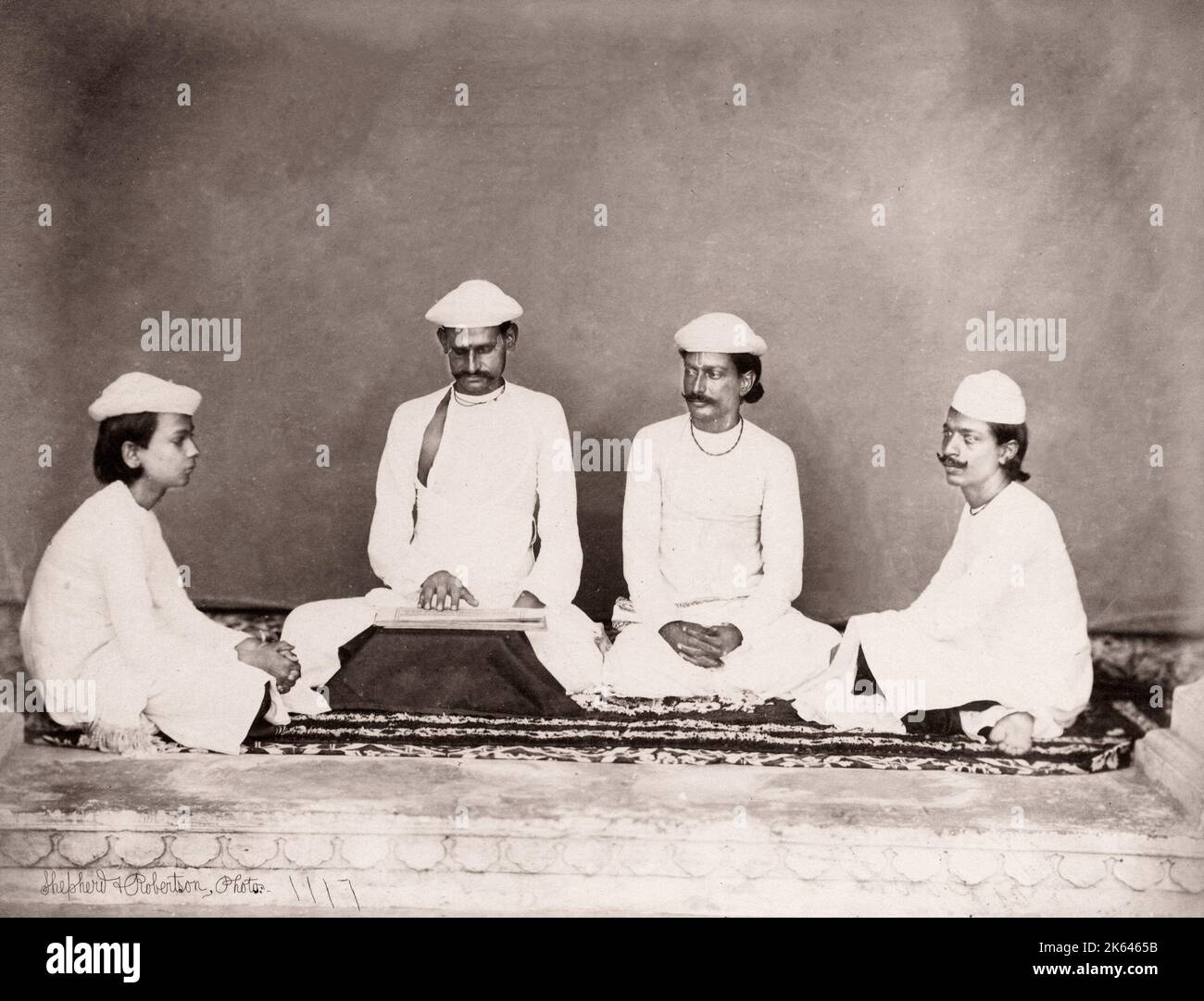 Vintage del siglo xix fotografía India - brahmanes, Pastor y Robertson, 1860 Foto de stock