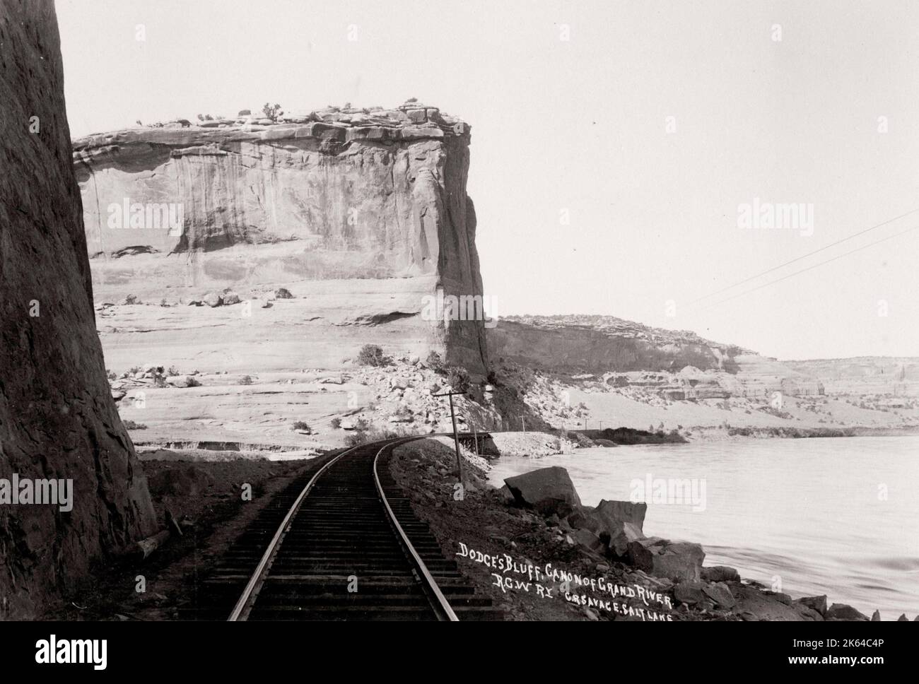 Fotografía del siglo XIX: Dodge's Bluff, Canon del Gran Río, Cañón, vías férreas, cerca de Utaline Colorado. Foto de stock