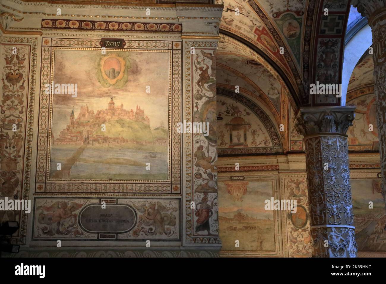 Fresco de Praga en el patio del Palazzo Vecchio en Florencia Foto de stock